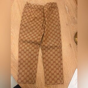 Beautiful gucci jeans ( used) like new . As is